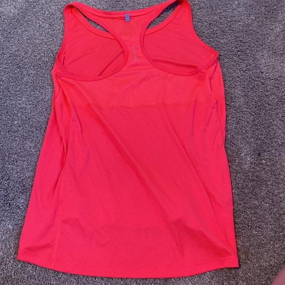 Nike Dri-Fit Runner’s Tank Red-Orange (L) - Picture 2 of 2